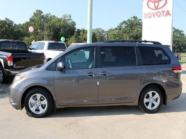 2012 Toyota Sienna X