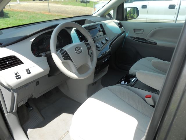 2012 Toyota Sienna Avalanche Z-71 4x4