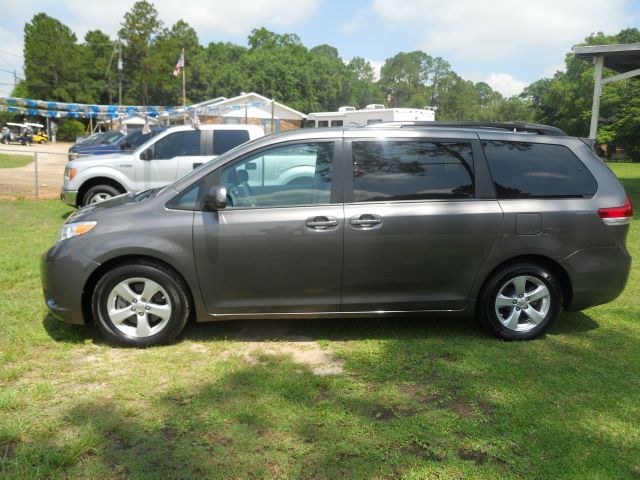 2012 Toyota Sienna Avalanche Z-71 4x4