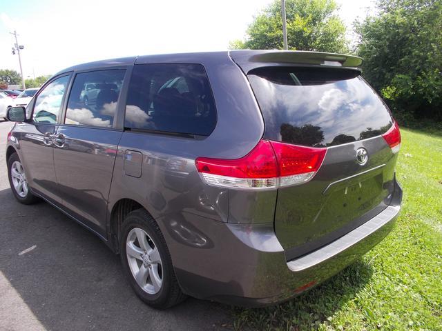 2012 Toyota Sienna X