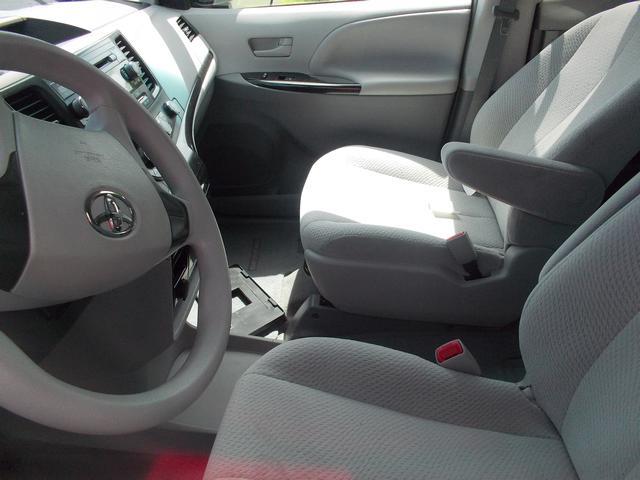 2012 Toyota Sienna X