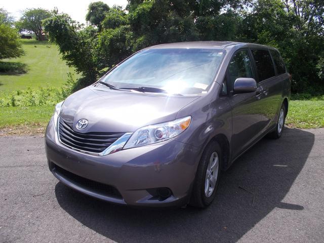 2012 Toyota Sienna X