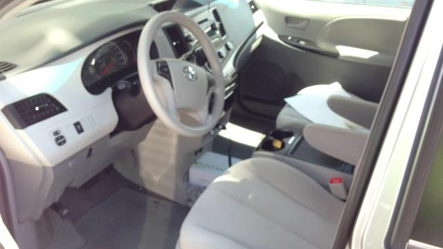 2012 Toyota Sienna X