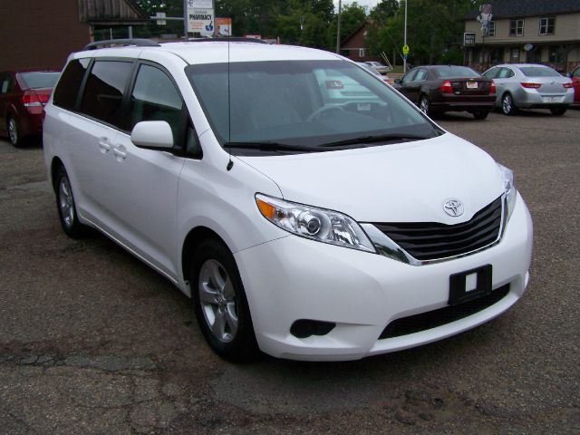 2012 Toyota Sienna Avalanche Z-71 4x4