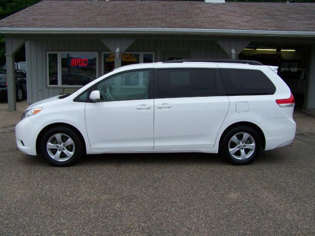 2012 Toyota Sienna Avalanche Z-71 4x4