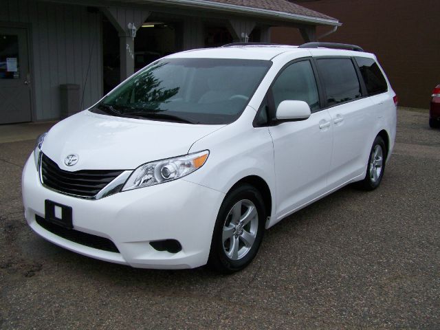 2012 Toyota Sienna Avalanche Z-71 4x4