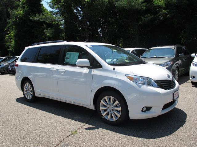 2013 Toyota Sienna SEL Sport Utility 4D