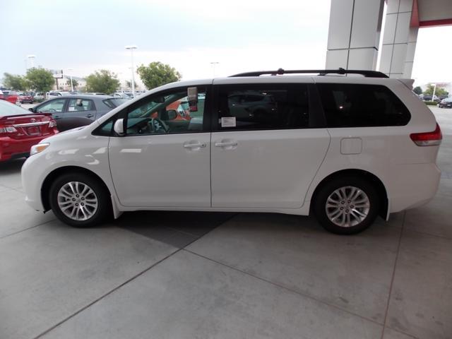 2013 Toyota Sienna SEL Sport Utility 4D