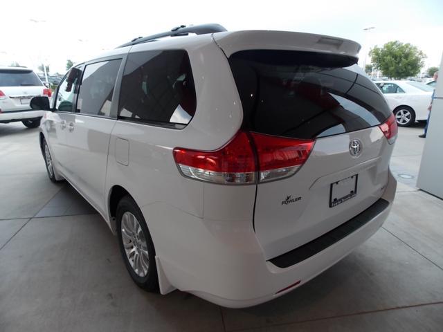 2013 Toyota Sienna SEL Sport Utility 4D