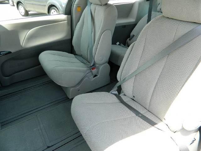 2013 Toyota Sienna E350btc Luxury 3