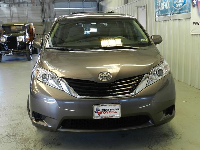 2014 Toyota Sienna X