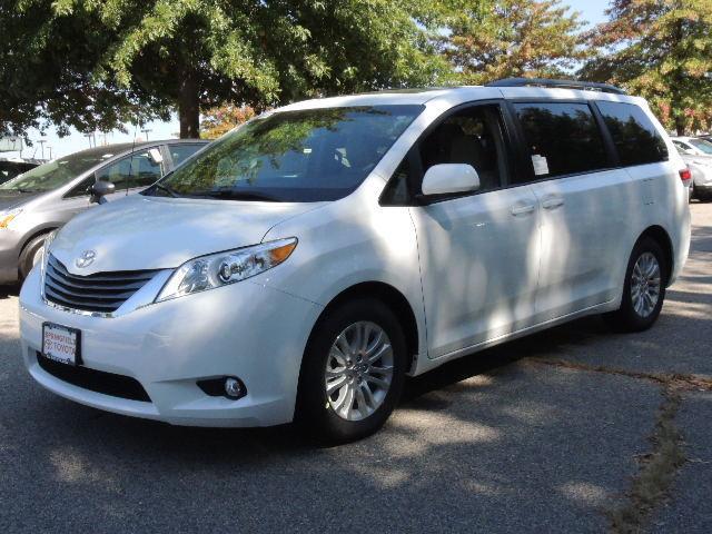 2014 Toyota Sienna SEL Sport Utility 4D