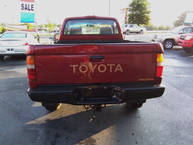 1995 Toyota Tacoma 4WD 4dr AT