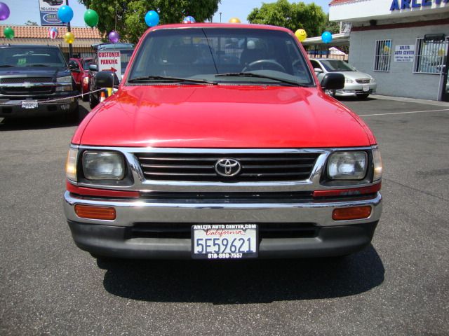 1995 Toyota Tacoma ES 2.4L AUTO