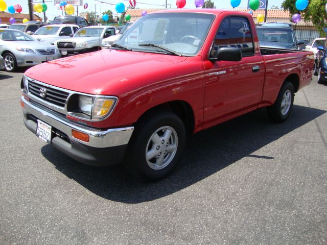 1995 Toyota Tacoma ES 2.4L AUTO