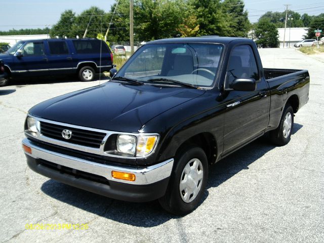 1996 Toyota Tacoma ES 2.4L AUTO