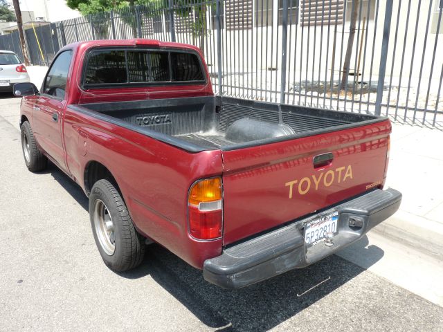 1997 Toyota Tacoma ES 2.4L AUTO