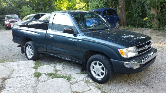 1998 Toyota Tacoma ES 2.4L AUTO