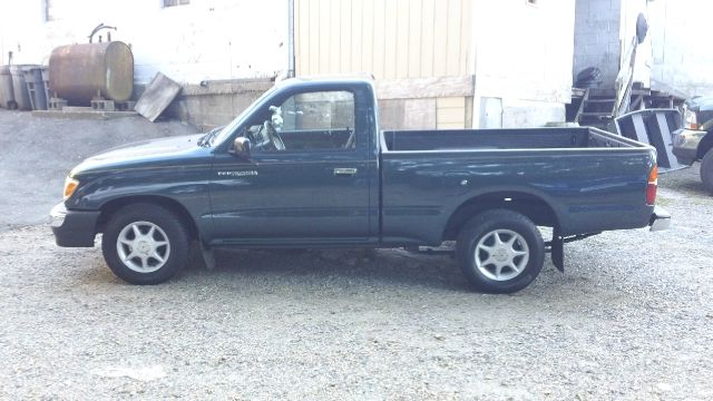 1998 Toyota Tacoma ES 2.4L AUTO