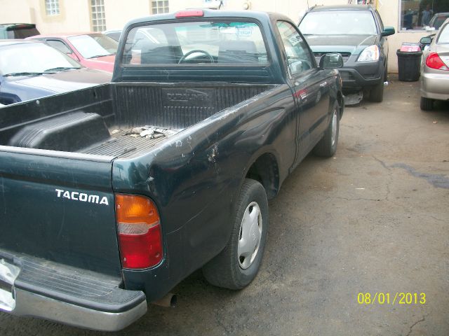 1998 Toyota Tacoma ES 2.4L AUTO