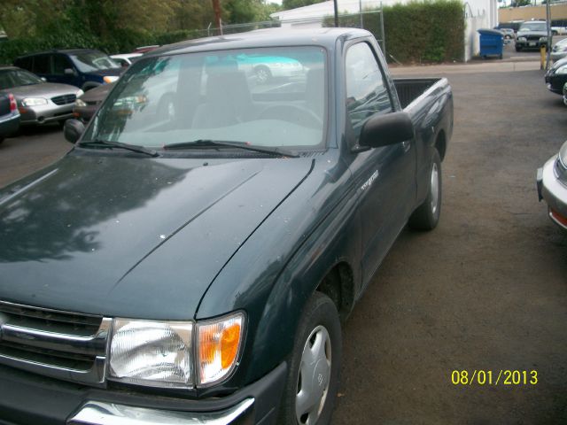 1998 Toyota Tacoma ES 2.4L AUTO