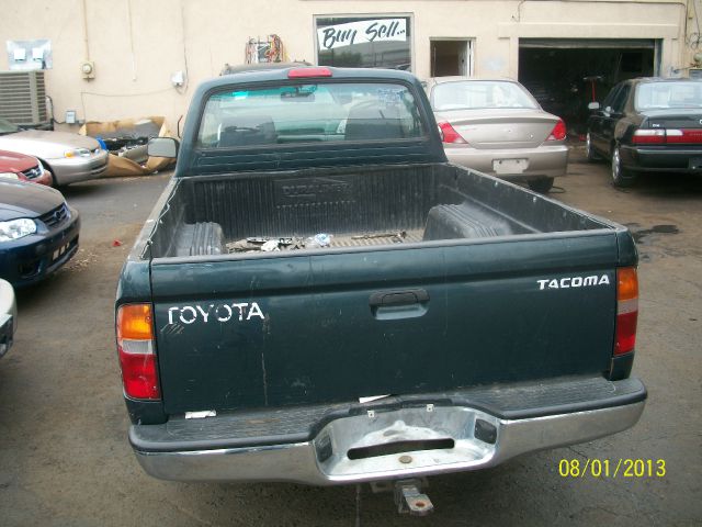 1998 Toyota Tacoma ES 2.4L AUTO