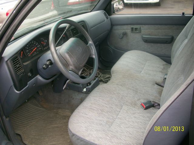 1998 Toyota Tacoma ES 2.4L AUTO