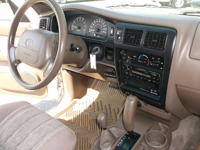 1998 Toyota Tacoma LT Pickup 4D 6 1/2 Ft