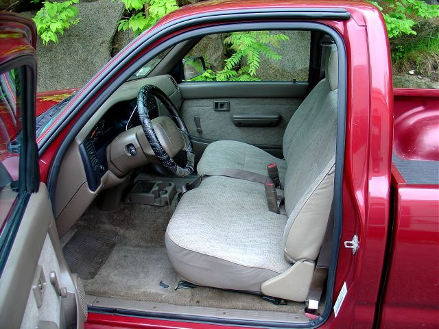 1998 Toyota Tacoma ES 2.4L AUTO