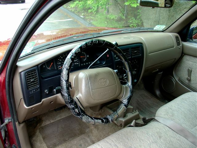 1998 Toyota Tacoma ES 2.4L AUTO