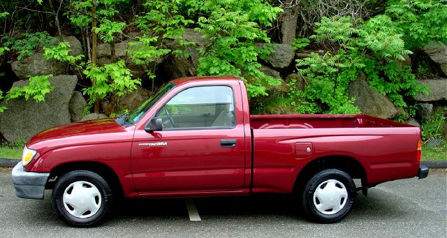 1998 Toyota Tacoma ES 2.4L AUTO