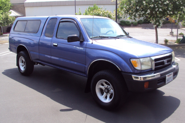 1999 Toyota Tacoma AWD SL