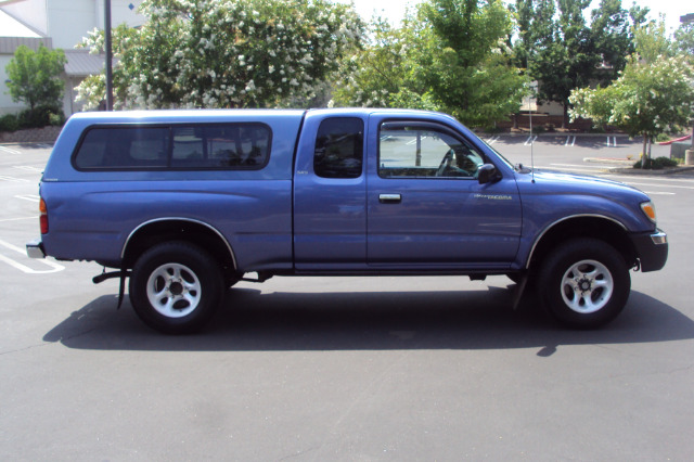 1999 Toyota Tacoma AWD SL