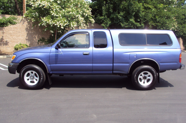 1999 Toyota Tacoma AWD SL