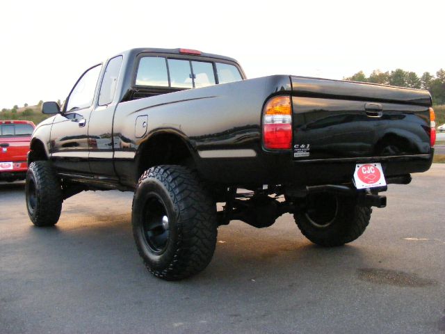 1999 Toyota Tacoma LT Pickup 4D 6 1/2 Ft