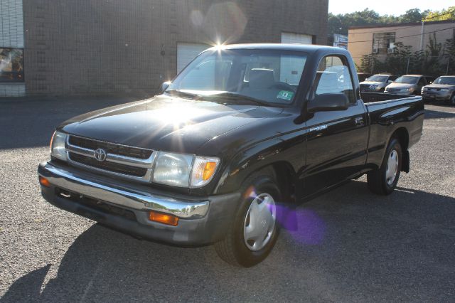 2000 Toyota Tacoma ES 2.4L AUTO