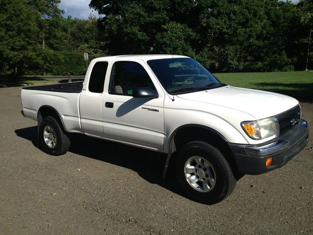 2000 Toyota Tacoma AWD SL