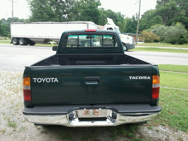 2000 Toyota Tacoma 4WD 4dr AT