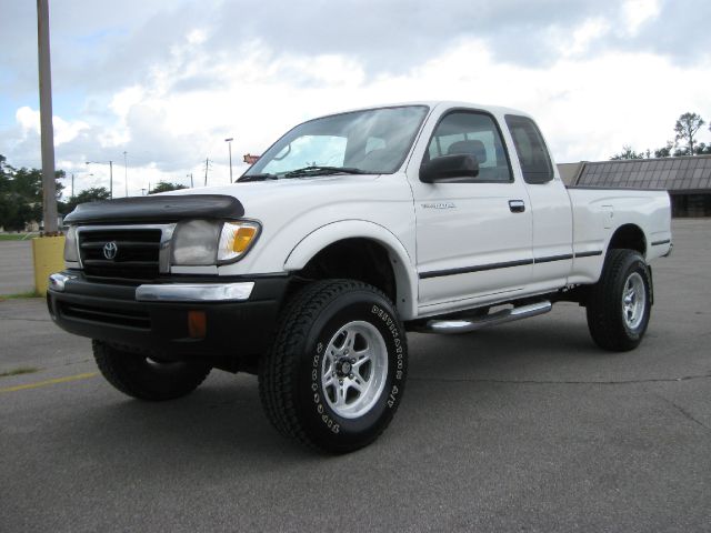 2000 Toyota Tacoma LT Pickup 4D 6 1/2 Ft