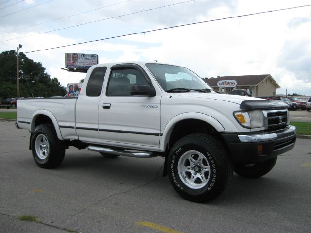 2000 Toyota Tacoma LT Pickup 4D 6 1/2 Ft