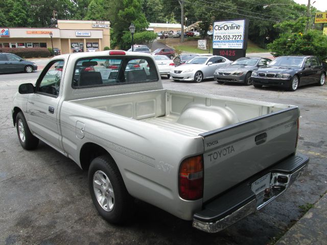 2000 Toyota Tacoma ES 2.4L AUTO