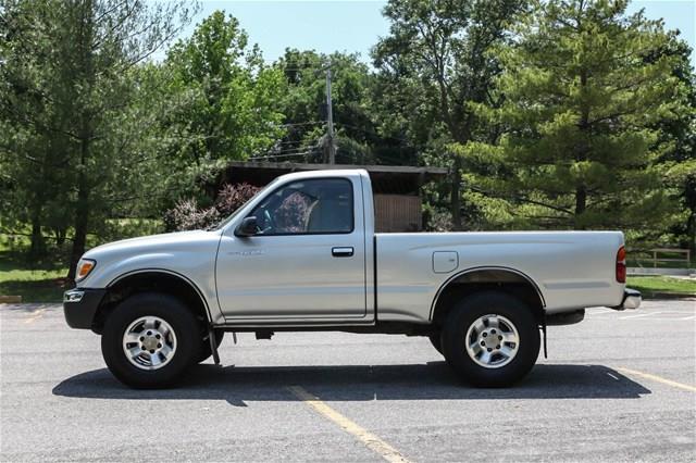 2000 Toyota Tacoma XLT 2WD