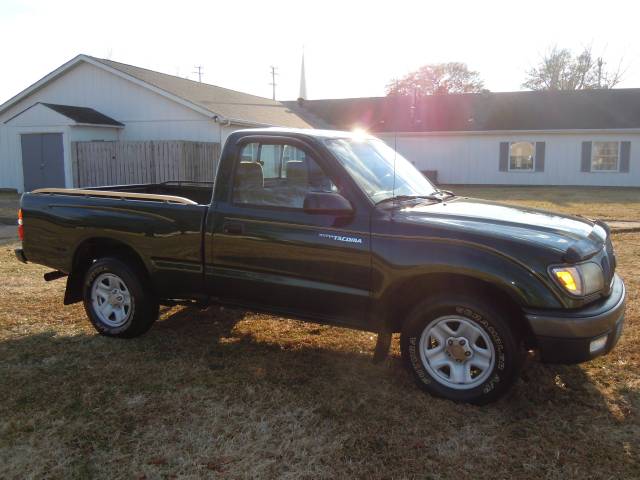 2001 Toyota Tacoma ES 2.4L AUTO