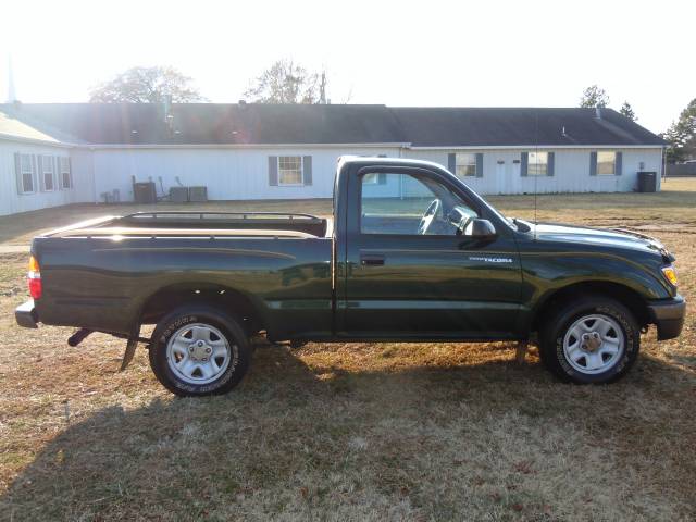 2001 Toyota Tacoma ES 2.4L AUTO