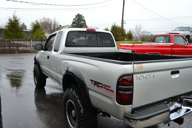 2003 Toyota Tacoma L.e