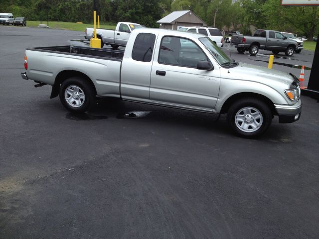 2004 Toyota Tacoma LT Pickup 4D 6 1/2 Ft