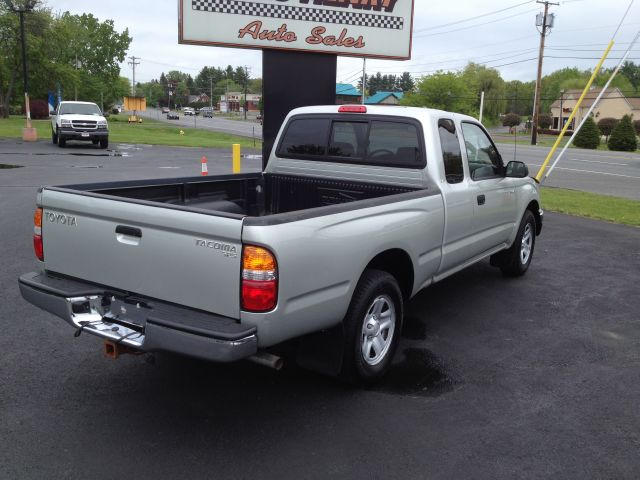 2004 Toyota Tacoma LT Pickup 4D 6 1/2 Ft