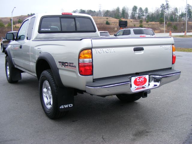 2004 Toyota Tacoma LT Pickup 4D 6 1/2 Ft