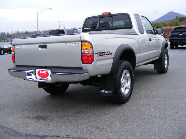 2004 Toyota Tacoma LT Pickup 4D 6 1/2 Ft