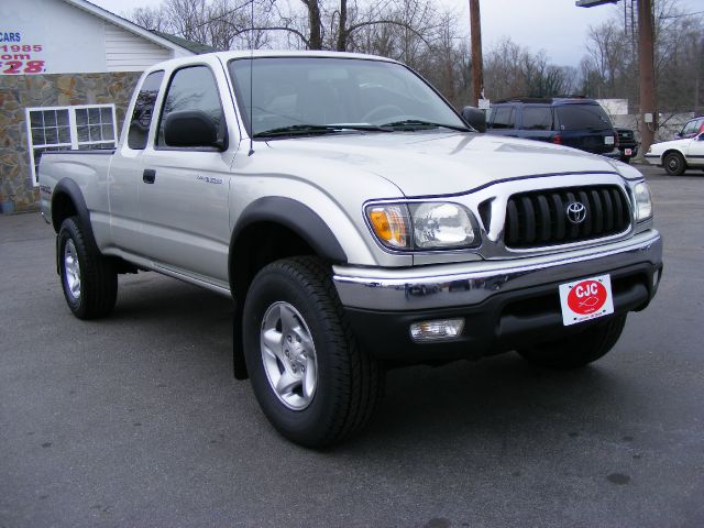 2004 Toyota Tacoma LT Pickup 4D 6 1/2 Ft